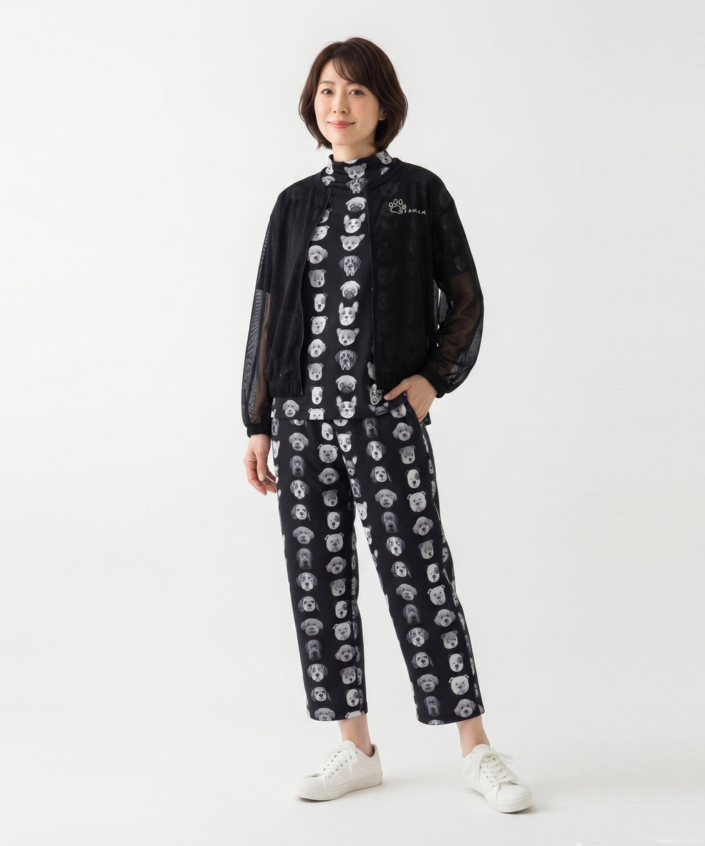 クニオコレクション(KUNIO COLLECTION)のチュールブルゾン(ブラック)。フォーシーズン大活躍の軽やかなチュール素材を使用し、UV対策や冷房対策、旅行やお出かけに最適な大人のライトアウター。ラインストーンであしらった足跡モチーフが上品な遊び心を演出する一枚。